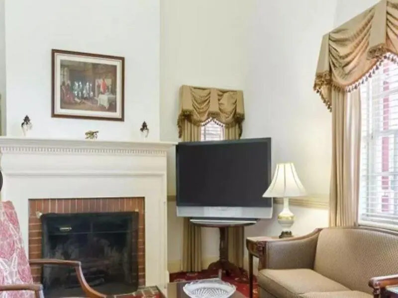 **  Rodeway Inn Historic Williamsburg USA